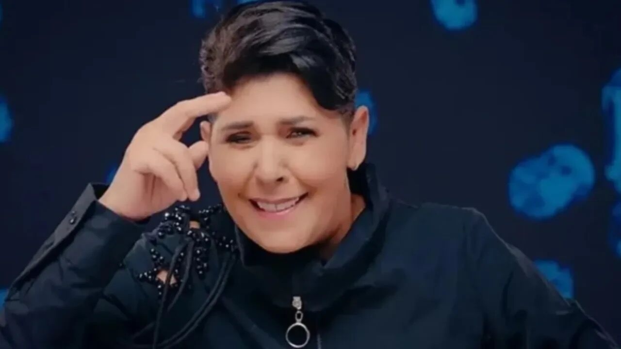 Şarkıcı Cansever